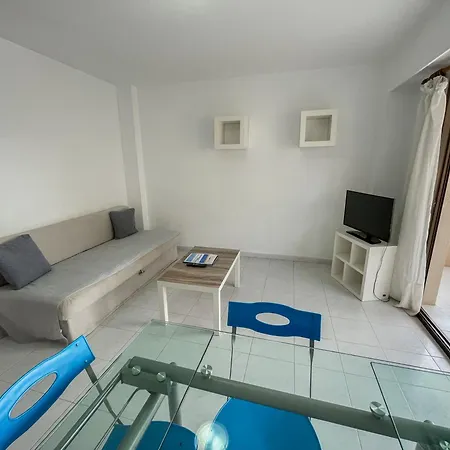 Apartment 3000 *